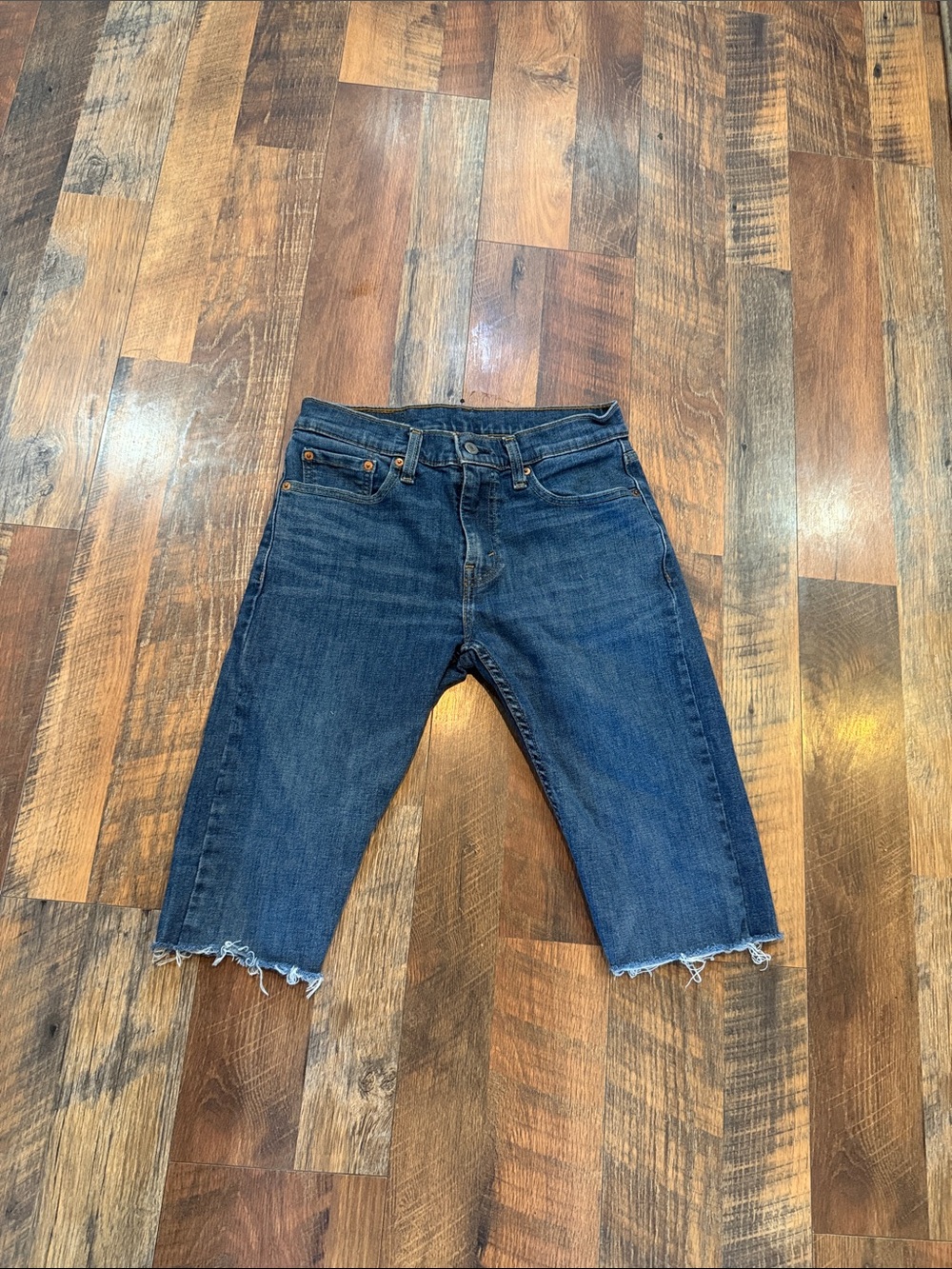 Levi's Dark Blue Cropped Cut-Off Jeans 29 (7002)
